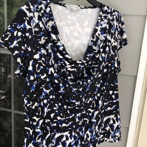 Larry Levine size Large Women top black,blue,white,gray dressy EUC